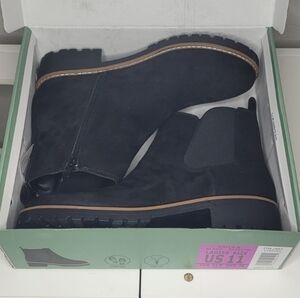 Kensie Black Chelsea Boots